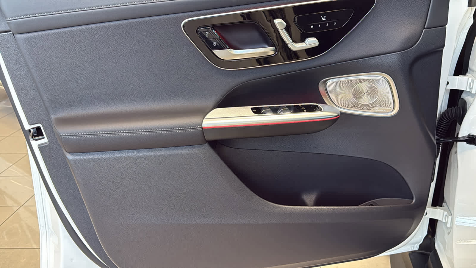 New 2025 Mercedes-Benz GLC 350e 4MATIC image 15