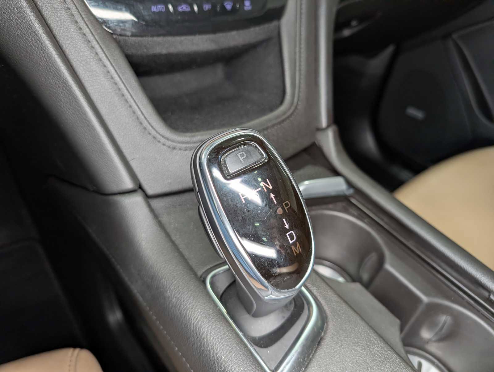 Used 2018 Cadillac XT5 Platinum w/ Driver Assist Package AWD/4WD image 30