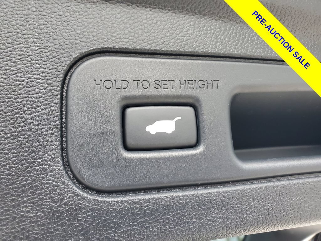 Certified 2025 Acura MDX FWD image 9