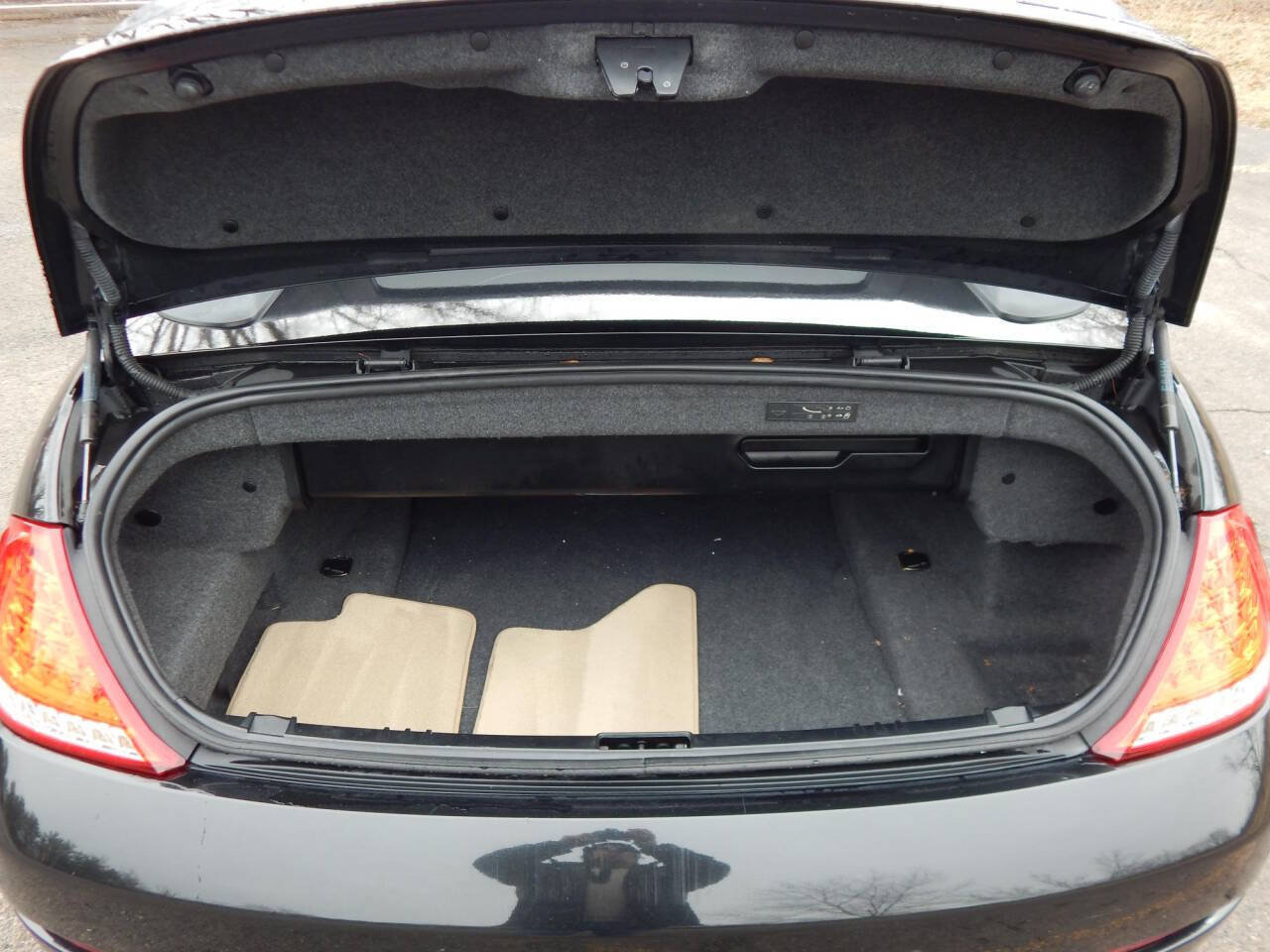 Used 2009 BMW 650i Convertible RWD image 14