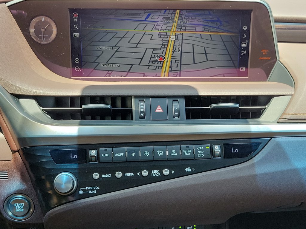 Used 2021 Lexus ES 350 Ultra Luxury FWD image 24