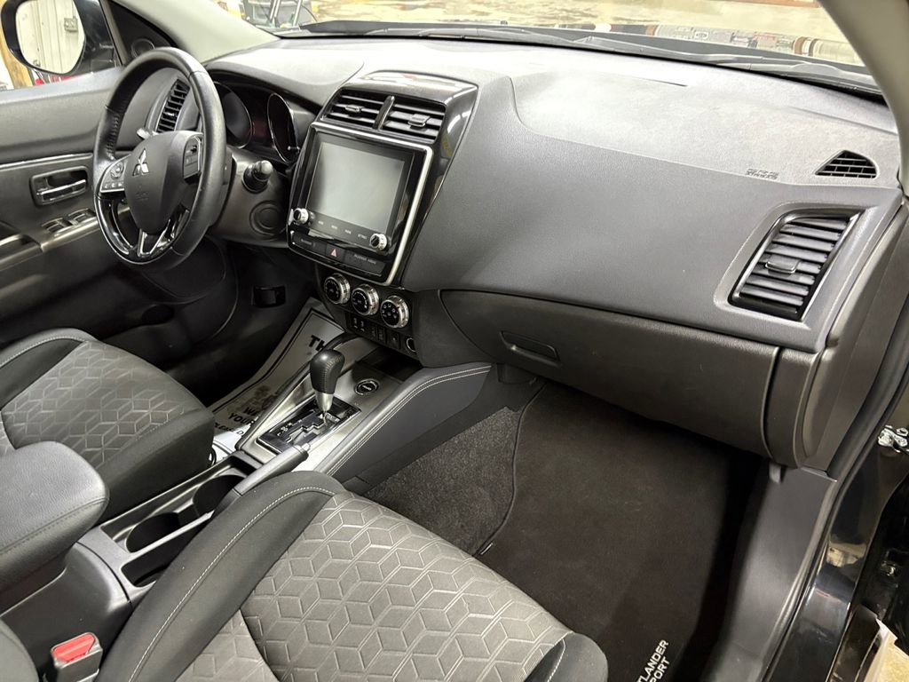 Used 2021 Mitsubishi Outlander Sport SE image 17