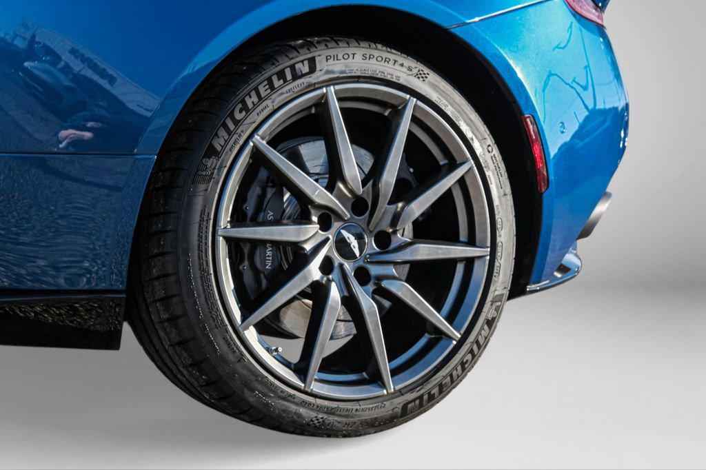 Used 2020 Aston Martin DB11 Coupe image 52