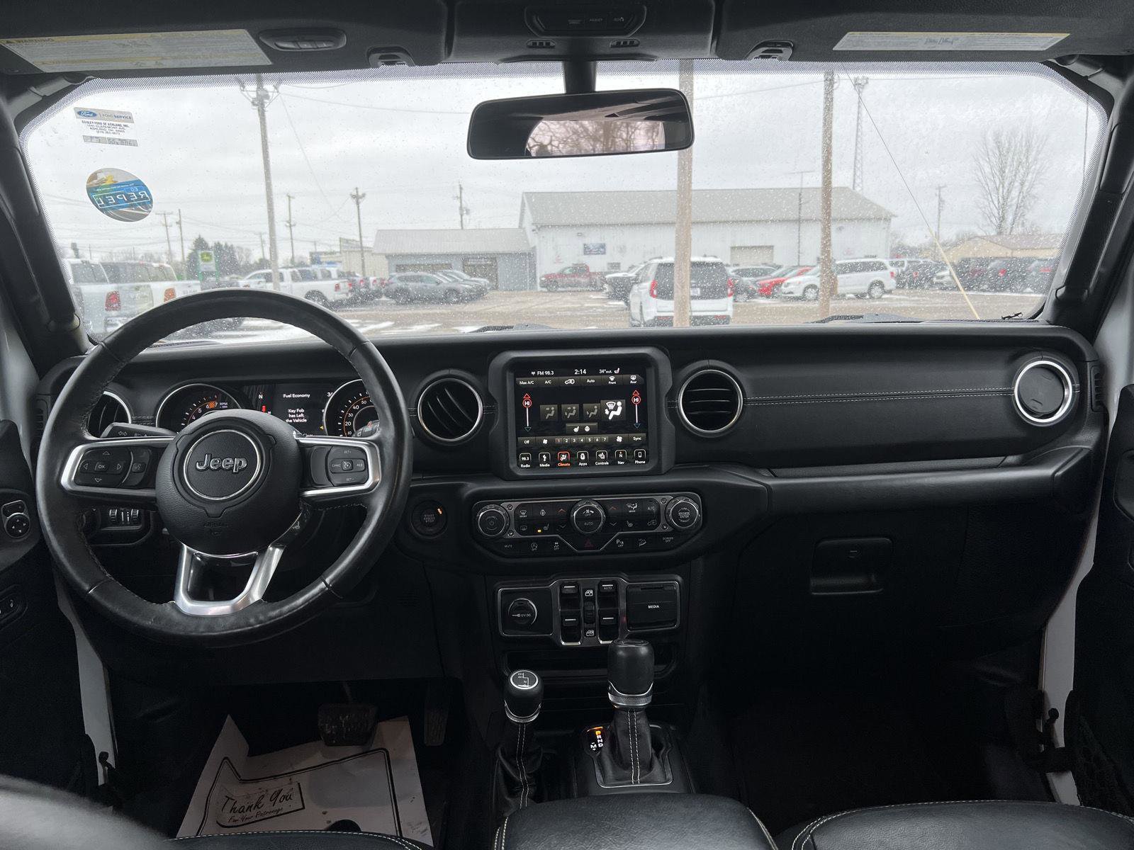 Used 2019 Jeep Wrangler Unlimited Sahara image 27