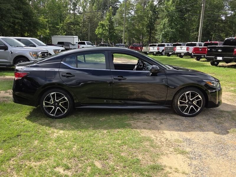 Used 2024 Nissan Sentra SR w/ SR Premium Package FWD image 15