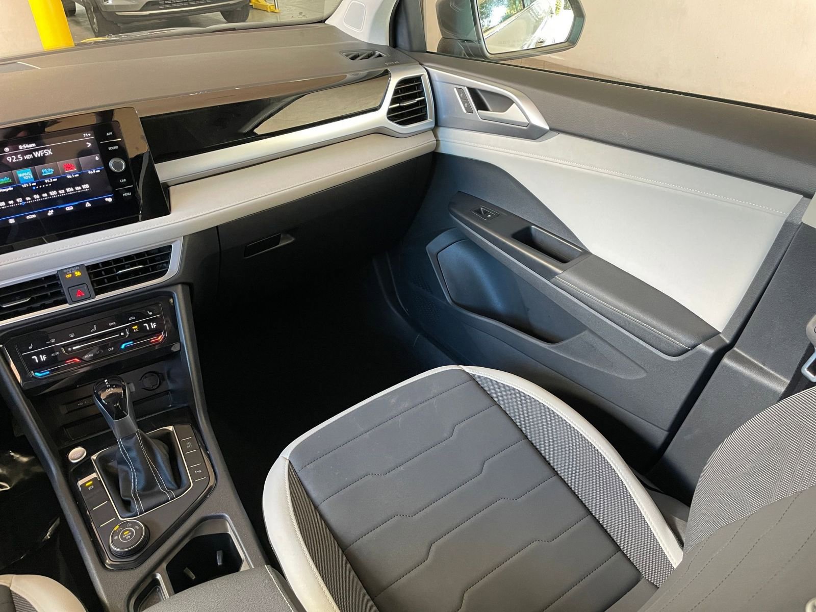 Used 2025 Volkswagen Taos SE image 44