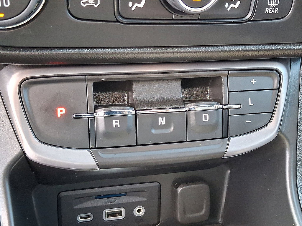 Used 2022 GMC Terrain AT4 w/ LPO, Floor Liner Package AWD/4WD image 18
