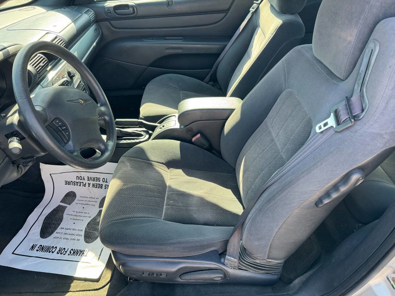 Used 2004 Chrysler Sebring GTC image 12