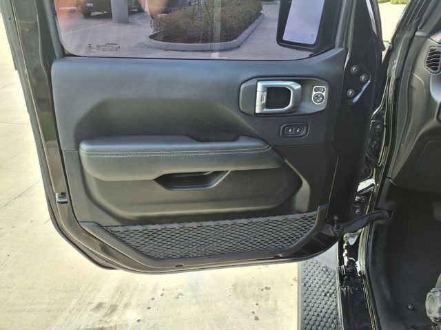 Used 2022 Jeep Wrangler Unlimited Sahara AWD/4WD image 13