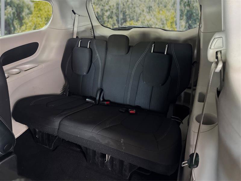 Used 2023 Chrysler Voyager LX FWD image 31