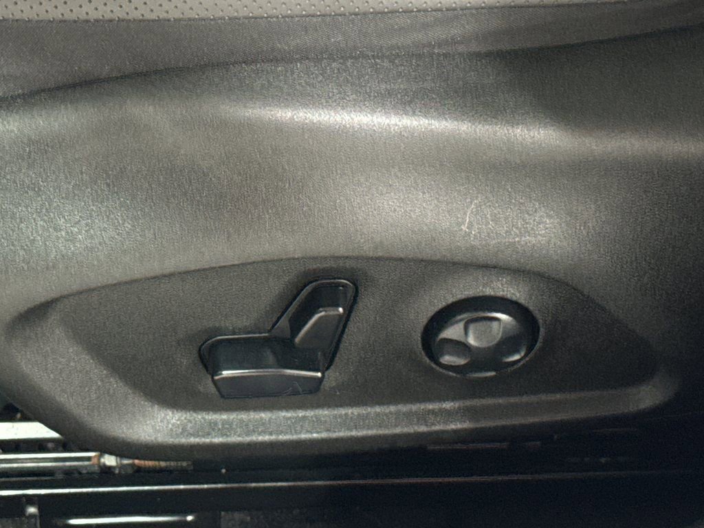 Used 2020 Jeep Renegade Limited w/ LED Lighting Group image 15