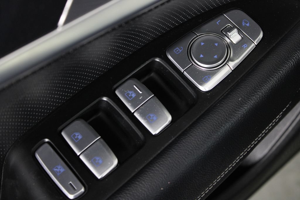 Used 2022 Genesis G70 3.3T RWD image 21