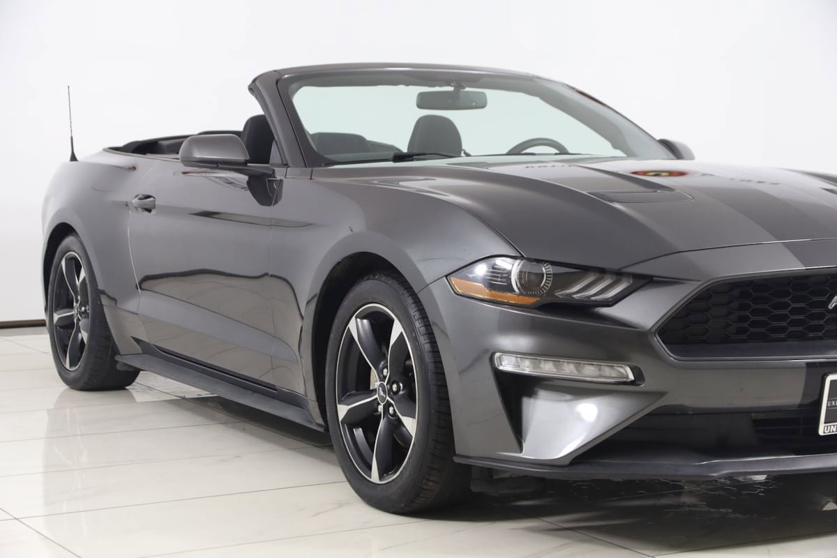 Used 2020 Ford Mustang Convertible RWD image 41