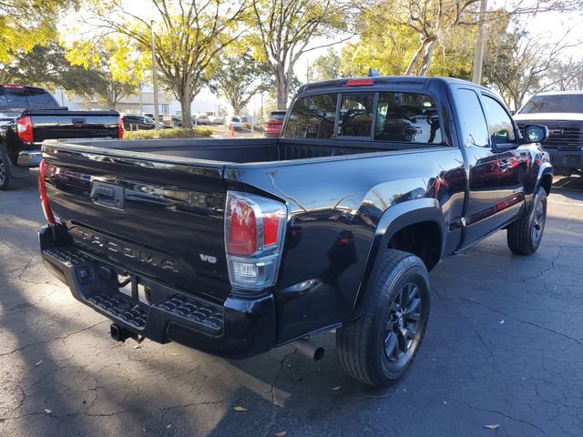 Used 2022 Toyota Tacoma SR5 w/ Technology Package image 4