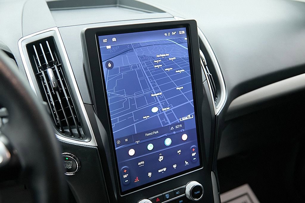 Used 2024 Ford Edge SEL image 15