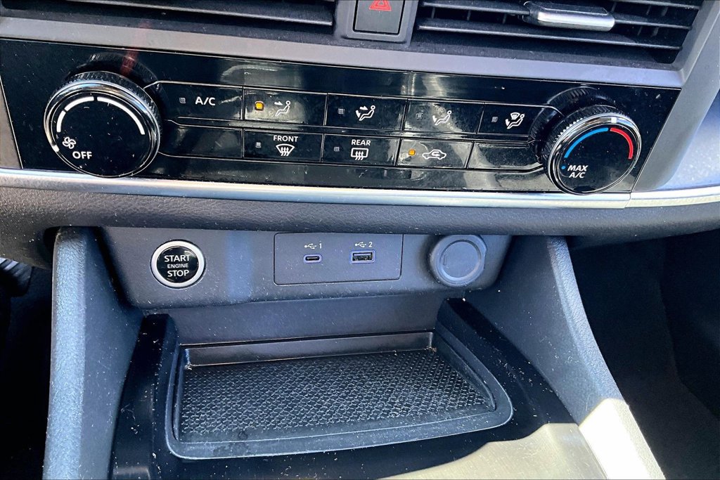 Used 2023 Nissan Rogue S FWD image 15