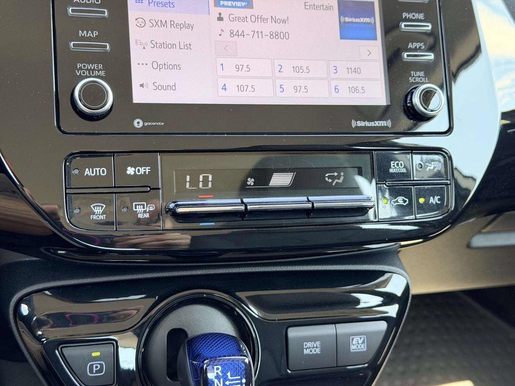 Certified 2022 Toyota Prius FWD image 5