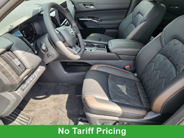 New 2026 Nissan Pathfinder Platinum FWD image 10