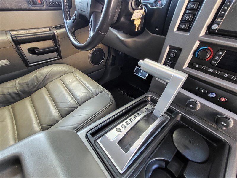 Used 2003 HUMMER H2 w/ Preferred Equipment Group AWD/4WD image 19