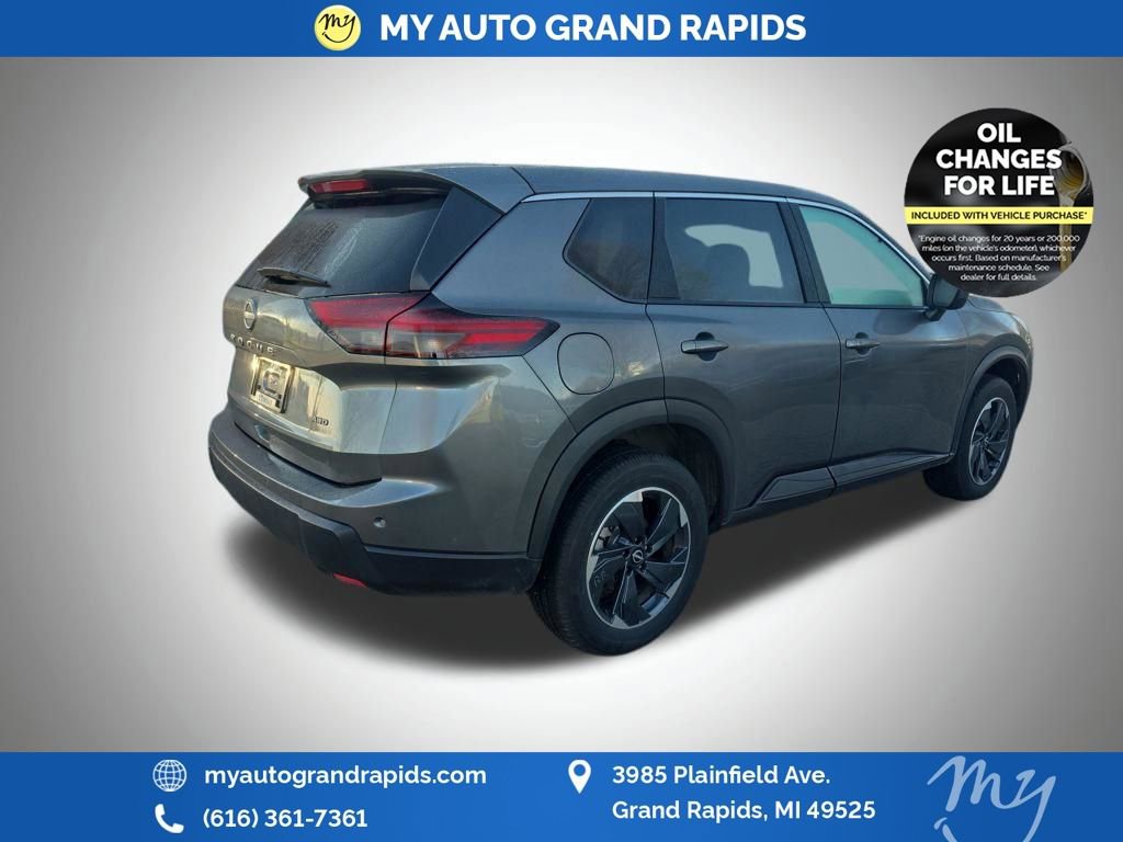 Used 2025 Nissan Rogue SV AWD/4WD image 7