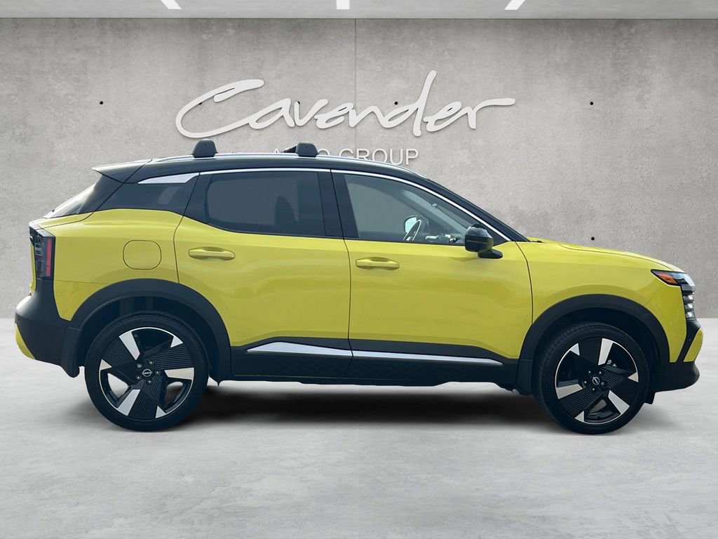 Certified 2025 Nissan Kicks SR image 17