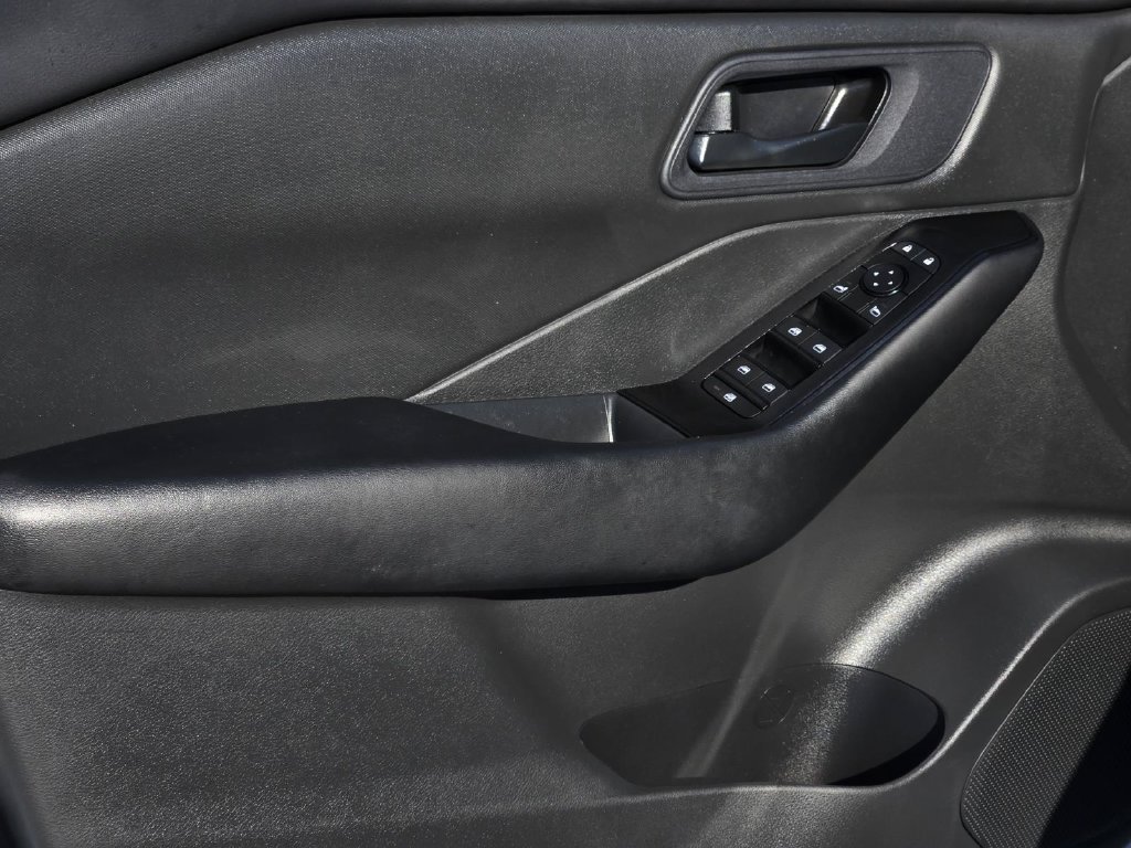 Certified 2025 Nissan Rogue S FWD image 17