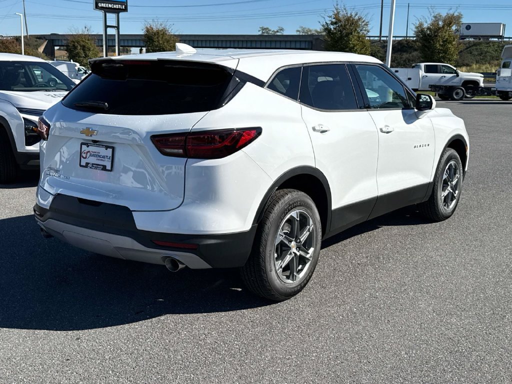 New 2026 Chevrolet Blazer LT AWD/4WD image 12