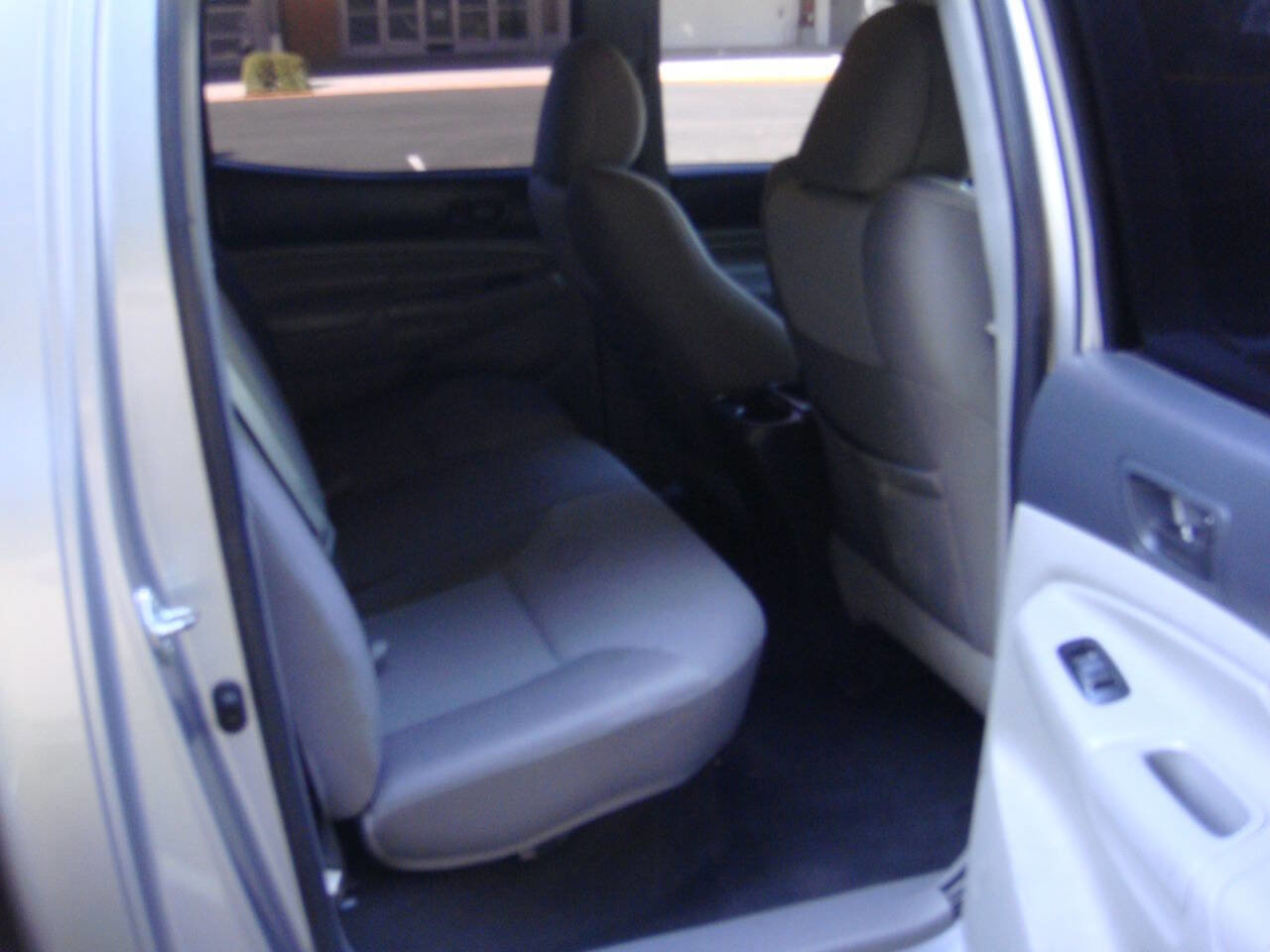 Used 2015 Toyota Tacoma 4x4 Double Cab w/ TRD Off-Road Package image 12