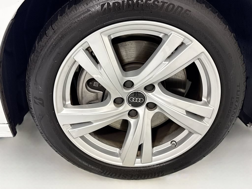 Used 2025 Audi A5 2.0T Premium Plus w/ Premium Plus AWD/4WD image 32