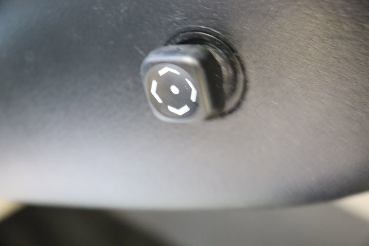 Used 2013 Toyota Sequoia Platinum RWD image 35