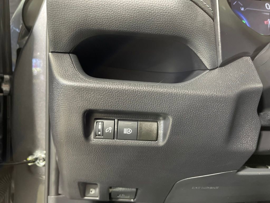 Certified 2025 Toyota RAV4 LE image 29