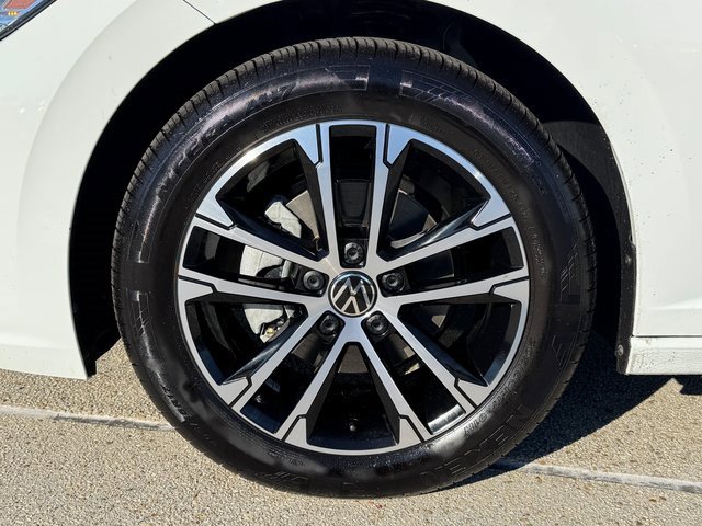 Used 2024 Volkswagen Jetta Sport image 13