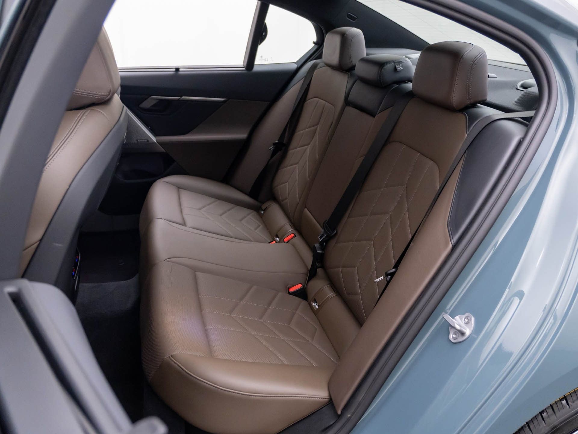Certified 2026 BMW 540i xDrive AWD/4WD image 18