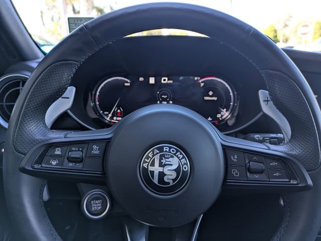 Used 2025 Alfa Romeo Giulia AWD w/ Veloce Package AWD image 33