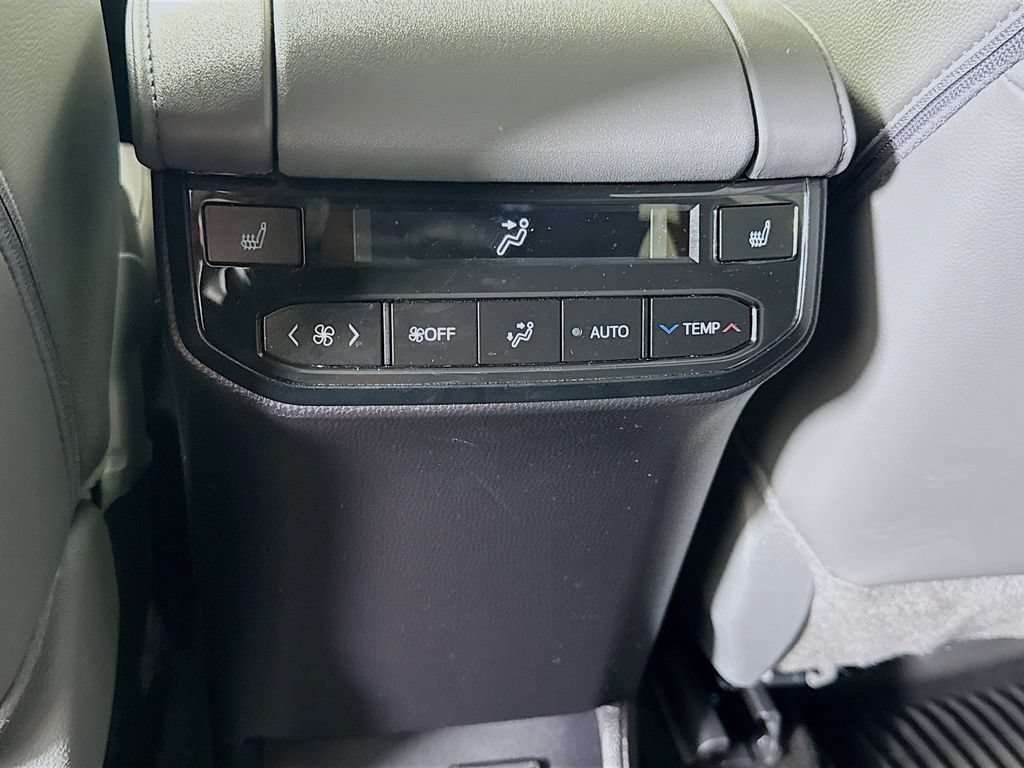 Certified 2025 Toyota Highlander Platinum AWD/4WD image 26