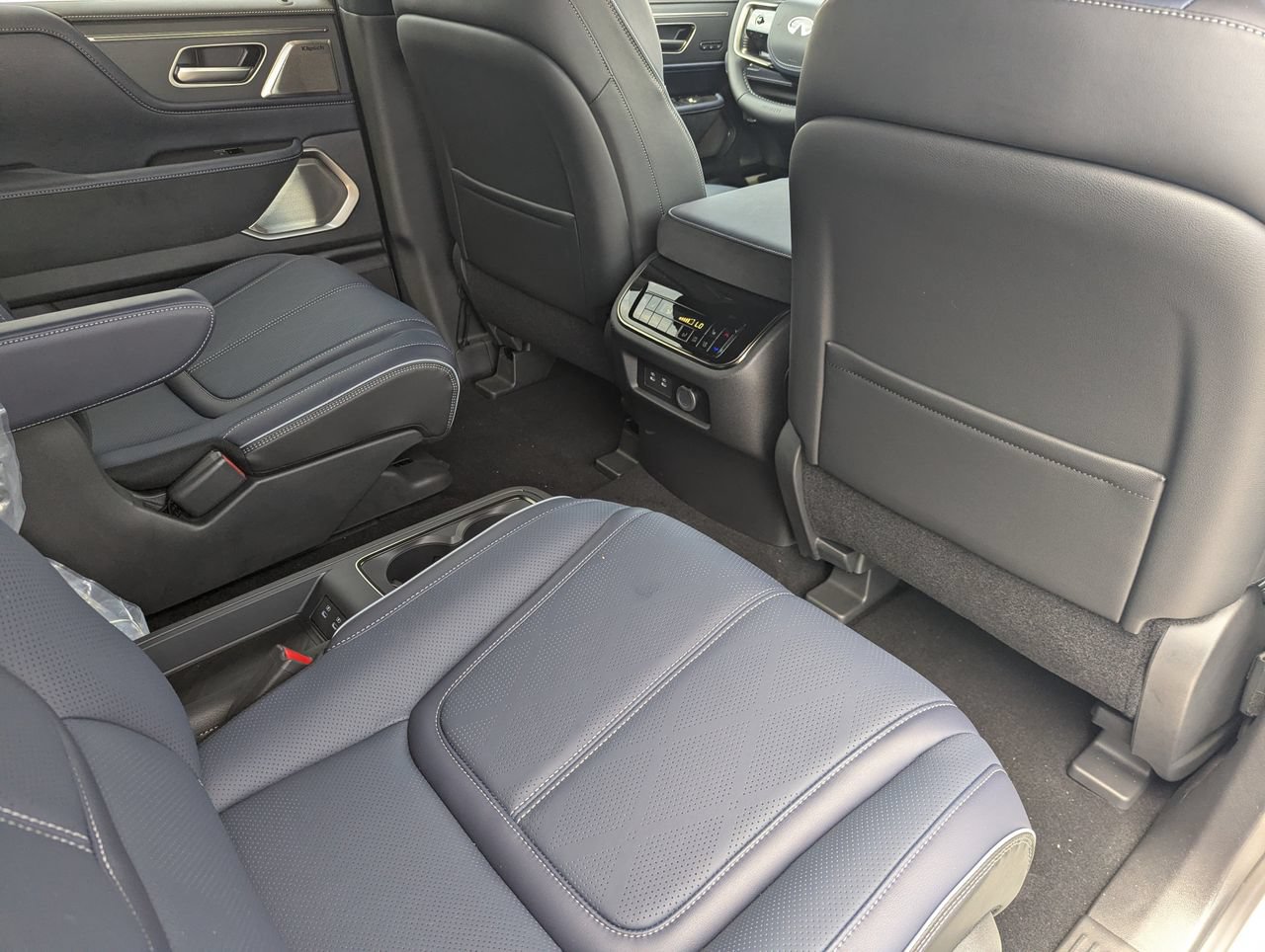 New 2027 INFINITI QX80 Sensory w/ Sport Exterior Package AWD/4WD image 24