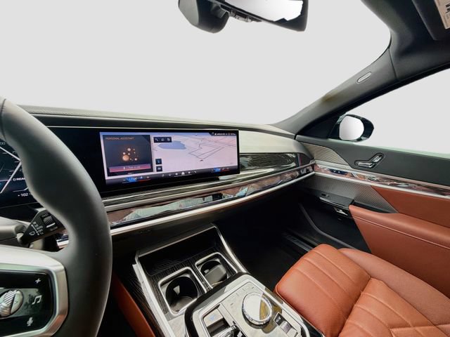 Used 2025 BMW i7 eDrive50 w/ M Sport Package RWD image 27