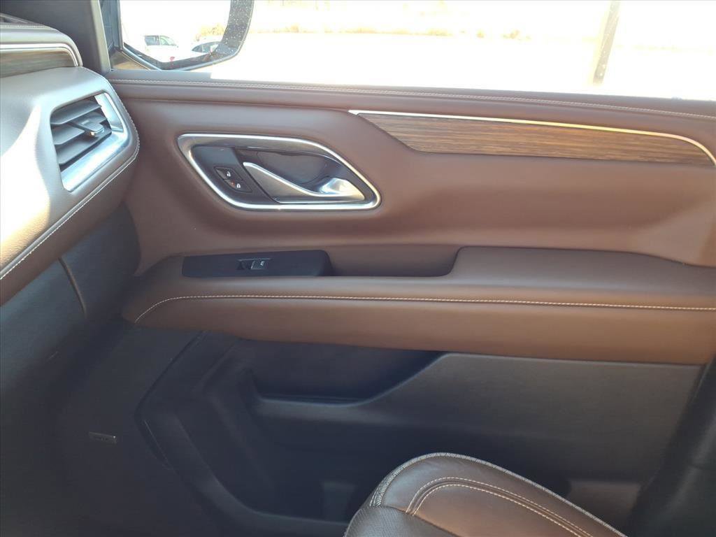 Used 2021 Chevrolet Suburban High Country w/ Premium Package image 54
