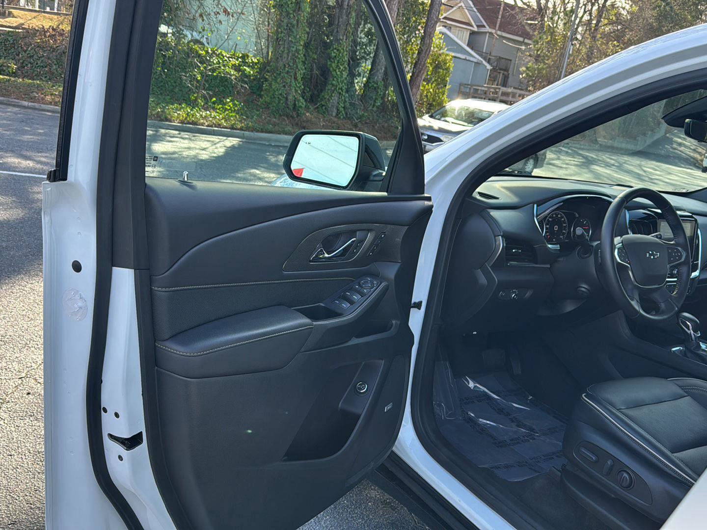 Certified 2022 Chevrolet Traverse Premier w/ Redline Edition image 14