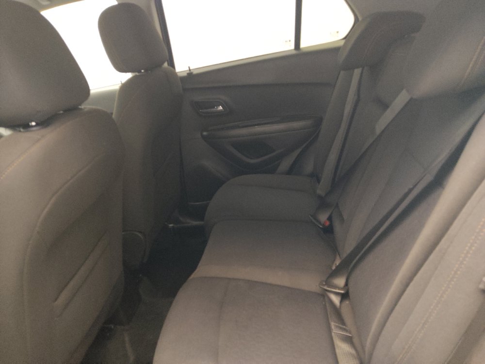 Used 2022 Chevrolet Trax LS w/ Tint and Cruise Package FWD image 18