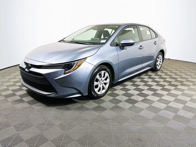 Used 2023 Toyota Corolla LE image 4
