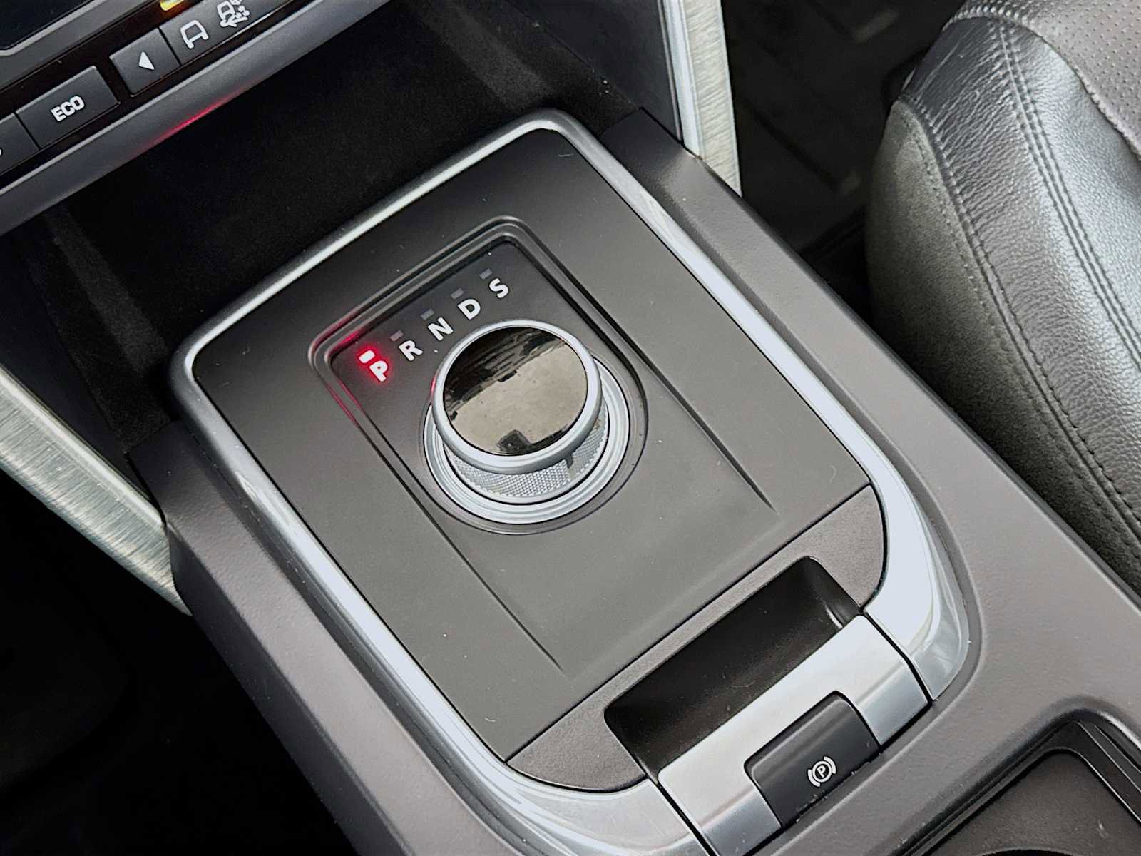 Used 2016 Land Rover Discovery Sport HSE image 18