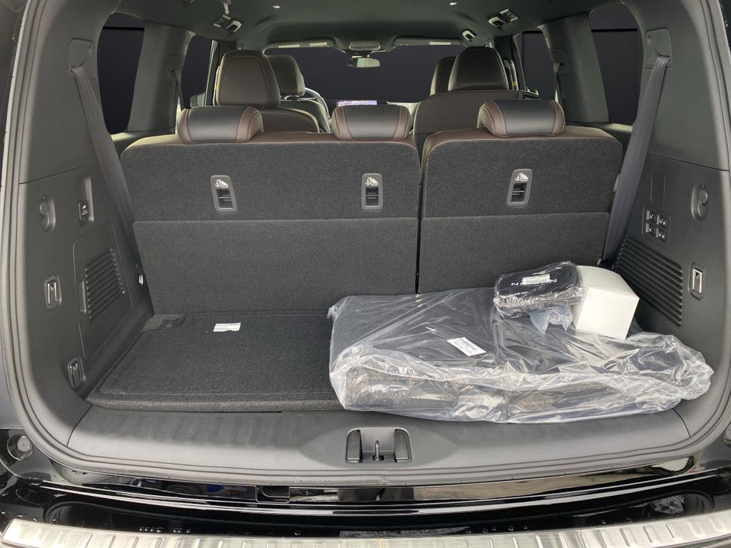 New 2025 Nissan Armada SL w/ Captain's Chari Seat Package image 14