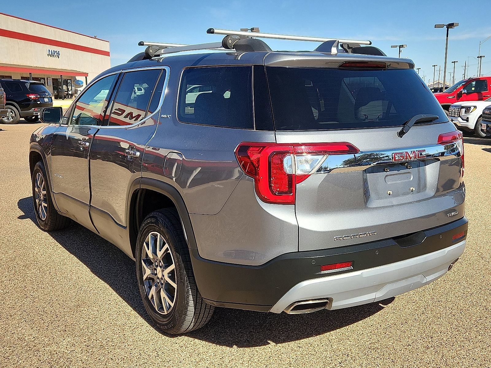 Used 2022 GMC Acadia SLT w/ Technology Package image 3