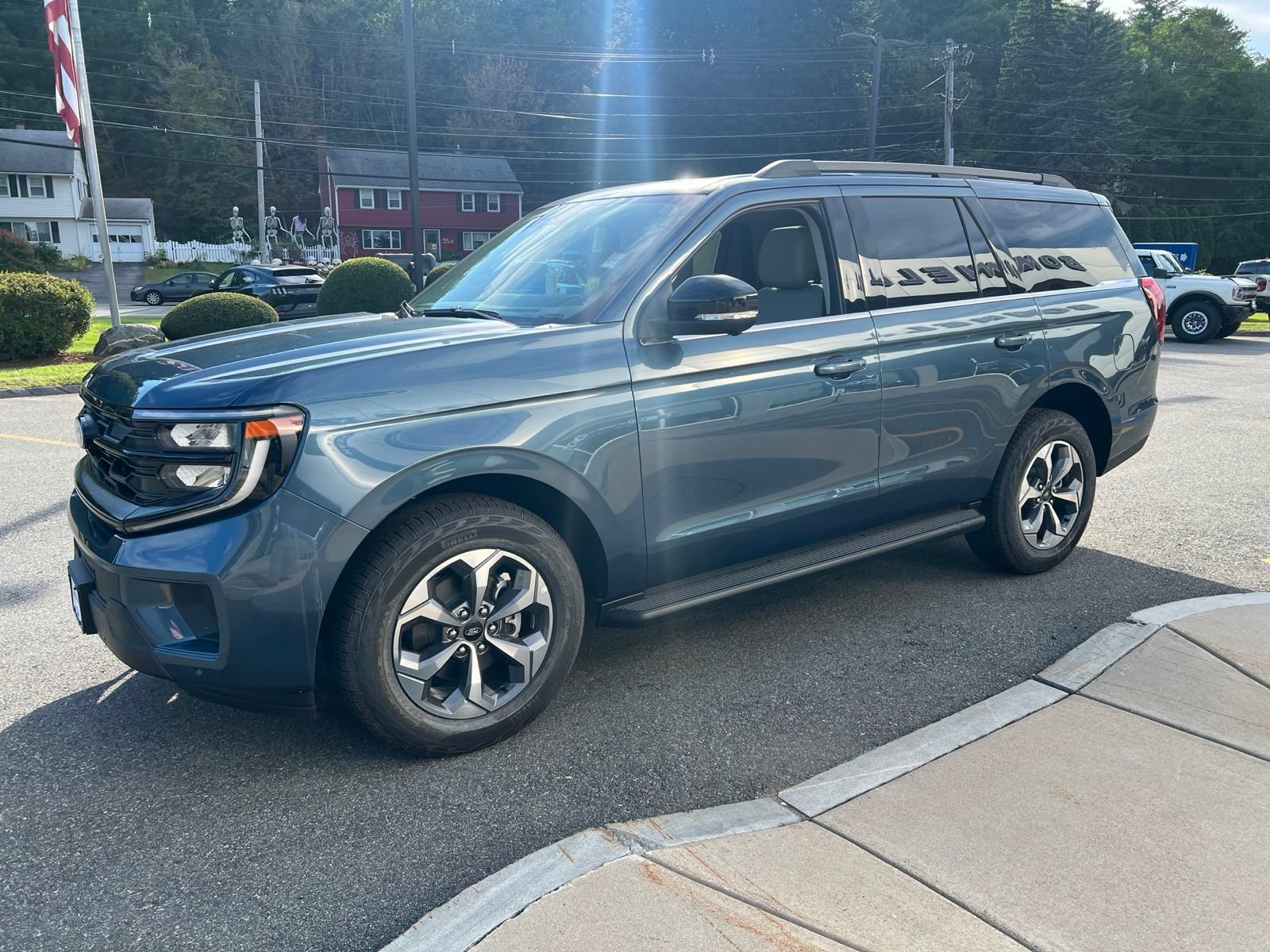 New 2027 Ford Expedition Active AWD/4WD image 3
