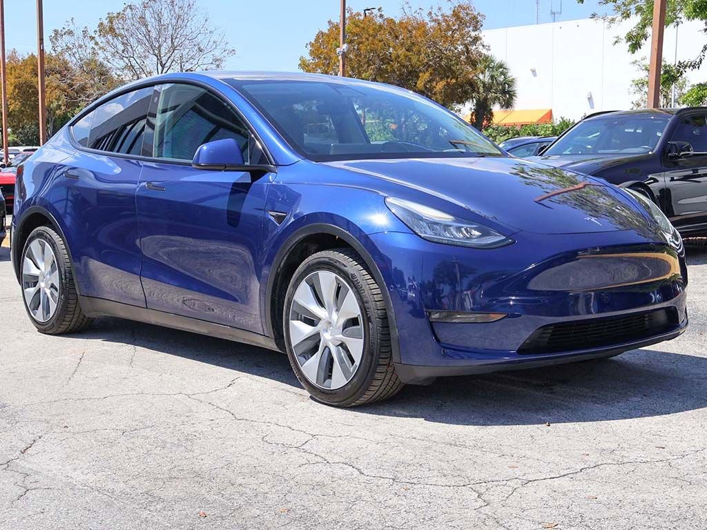 Used 2022 Tesla Model Y Long Range image 2