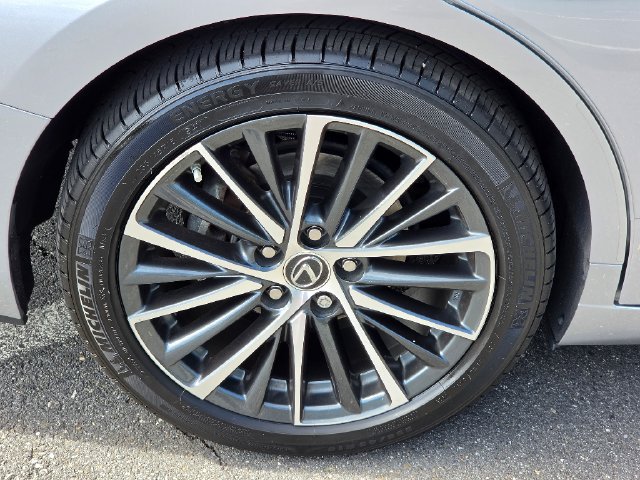Used 2022 Lexus ES 350 w/ Premium Package FWD image 12
