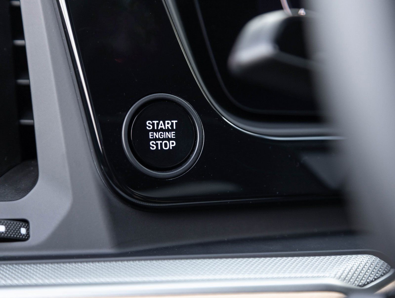 Certified 2026 Porsche Cayenne image 17