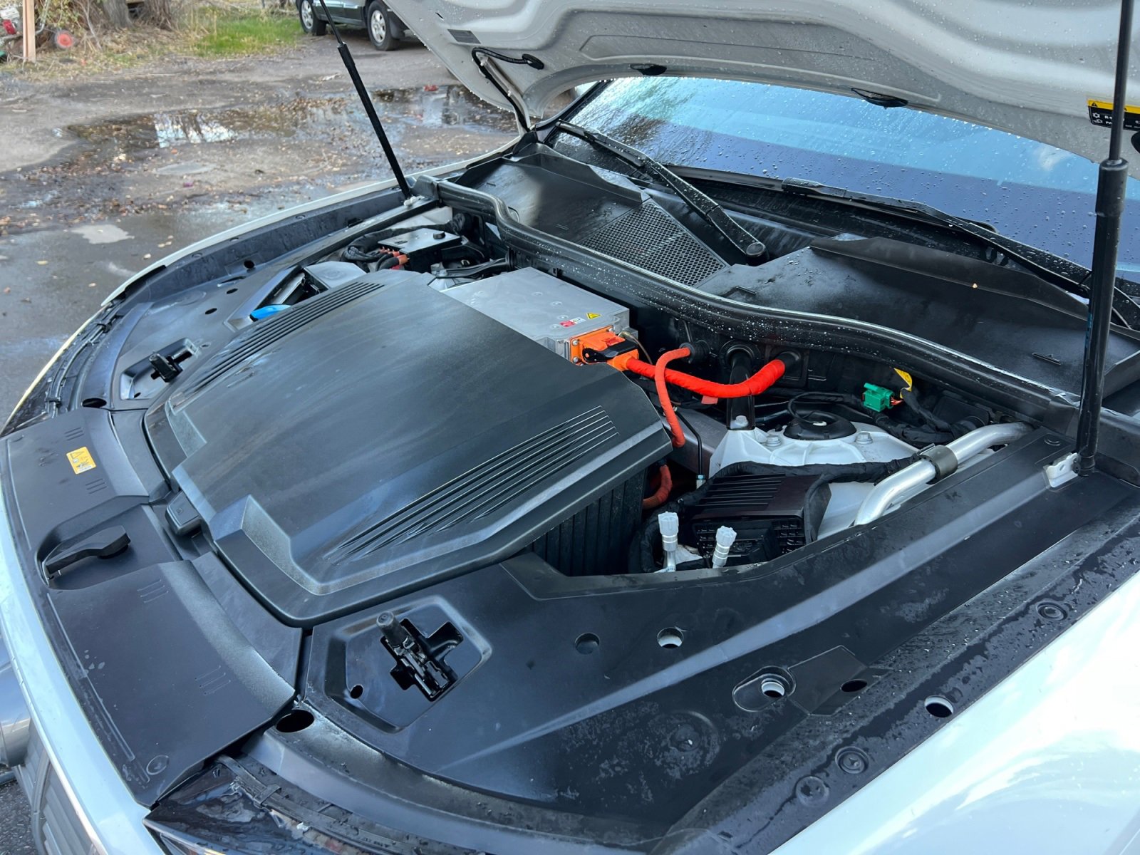 Used 2020 Audi e-tron Premium Plus image 45