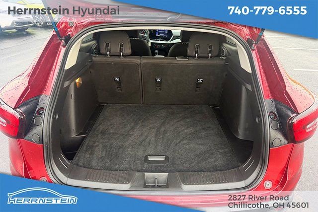 Used 2025 Chevrolet Trax LS w/ LS Convenience Package image 21